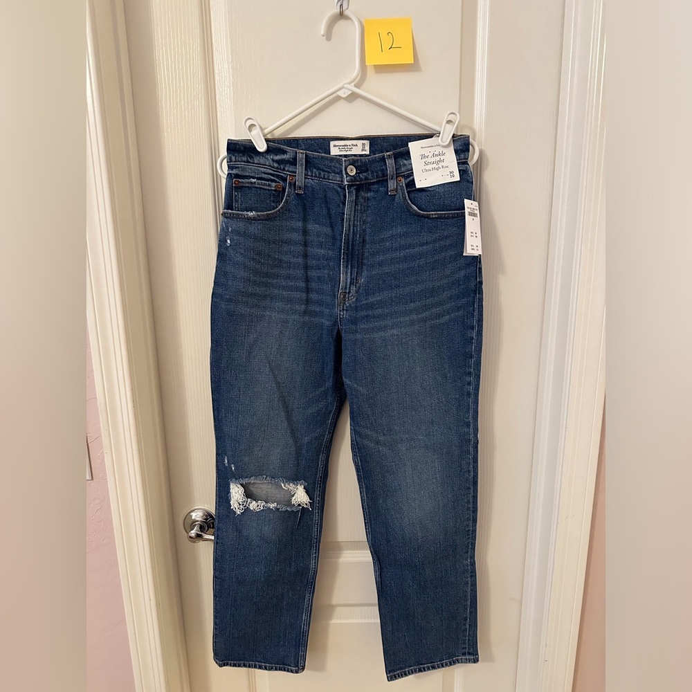 NWT Abercrombie & Fitch The Ankle Straight Ultra High Rise Jean